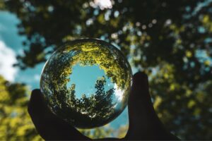 To Report or Not to Report: The New ESG Dilemma and Why Companies Should Stay the Course To Report or Not to Report: The New ESG Dilemma and Why Companies in Spain and Latin America Should Stay the Course
